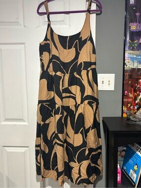 Ava & Viv Black and Tan Abstract Print Tiered Midi Dress